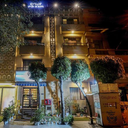Cosy Grand, Chanakyapuri By The Cosy Hotels New Delhi Extérieur photo