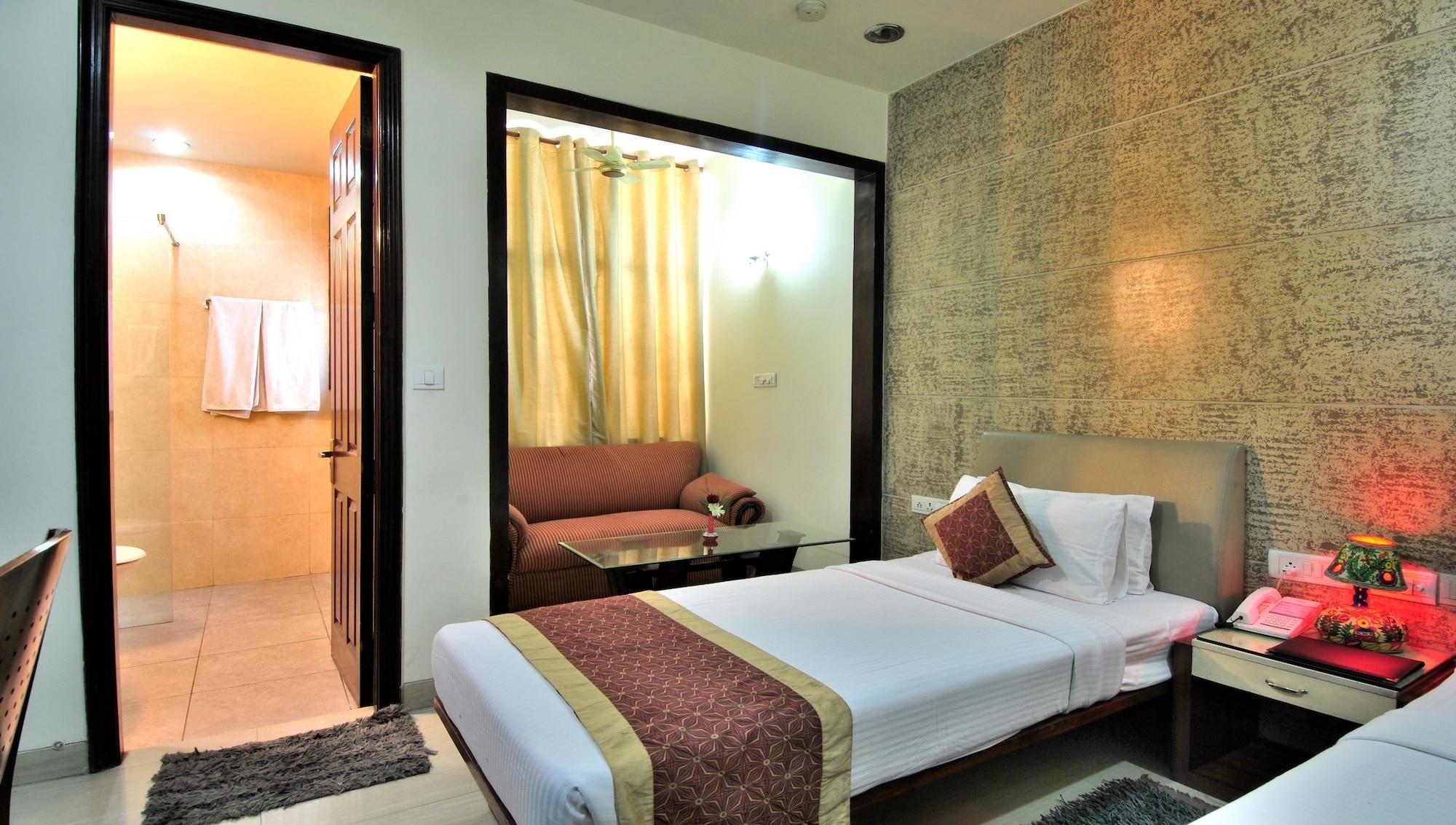 Cosy Grand, Chanakyapuri By The Cosy Hotels New Delhi Extérieur photo