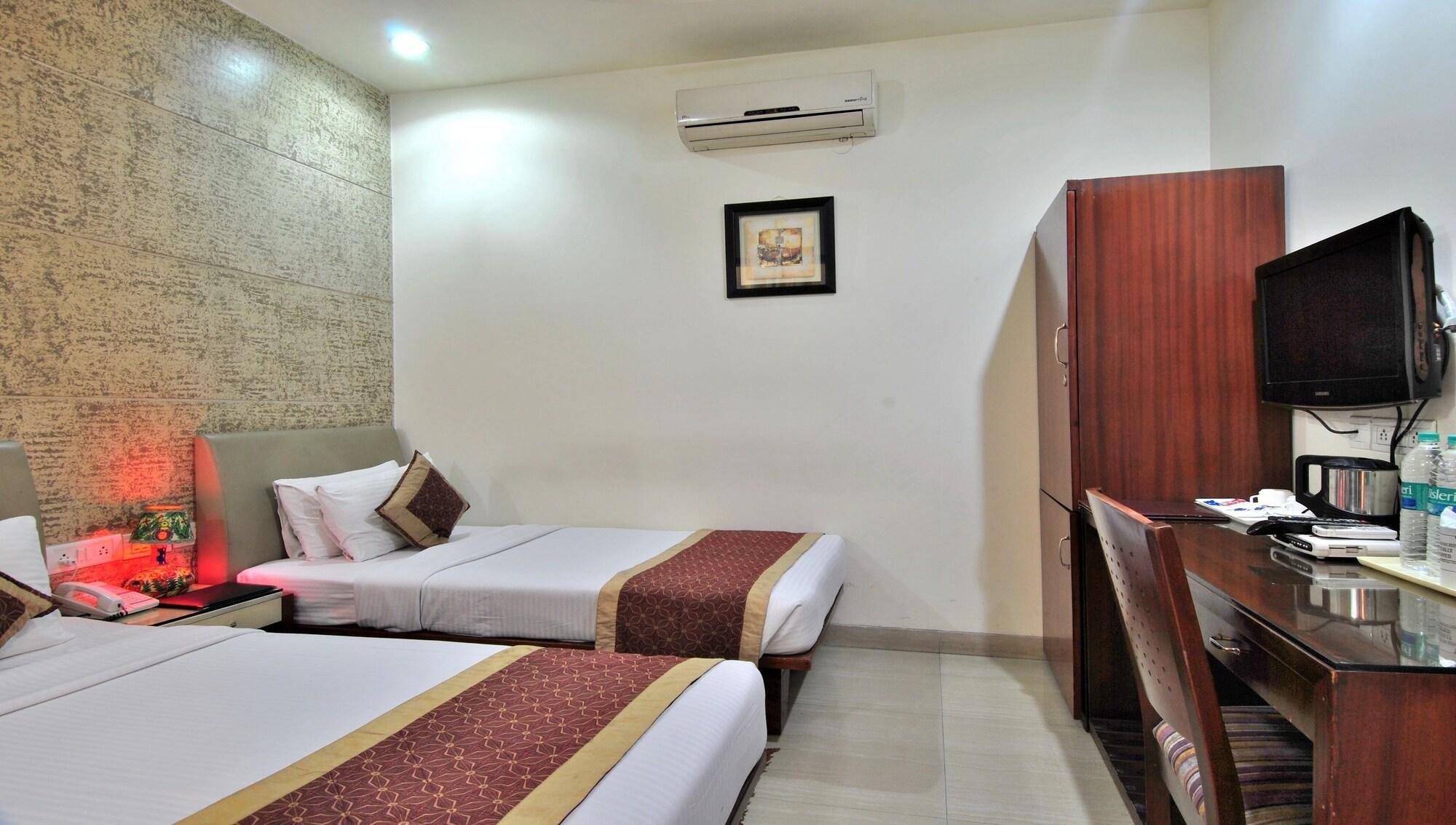 Cosy Grand, Chanakyapuri By The Cosy Hotels New Delhi Extérieur photo