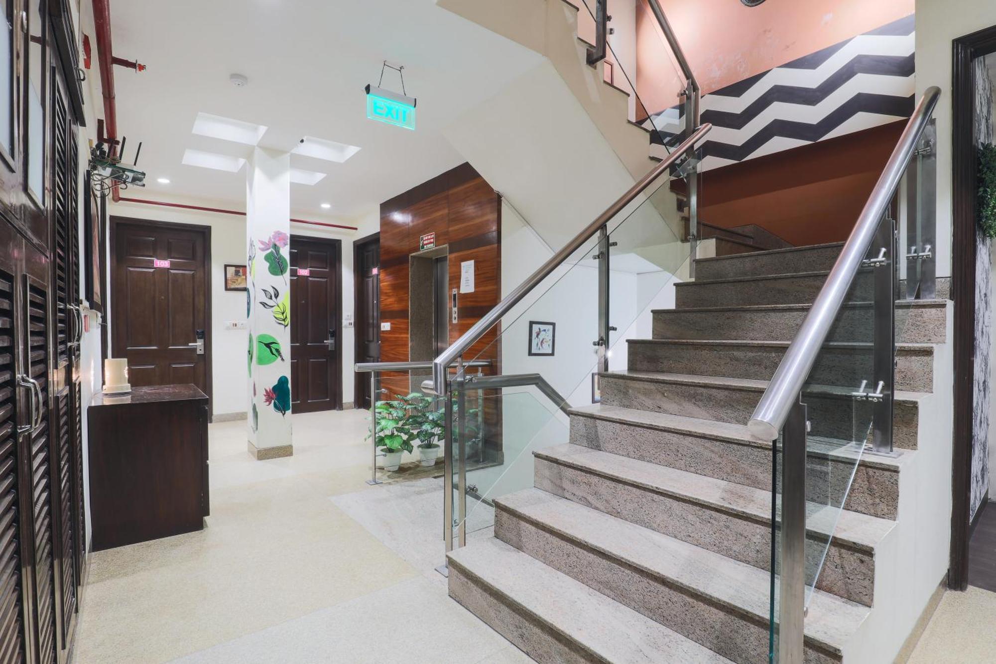Cosy Grand, Chanakyapuri By The Cosy Hotels New Delhi Extérieur photo