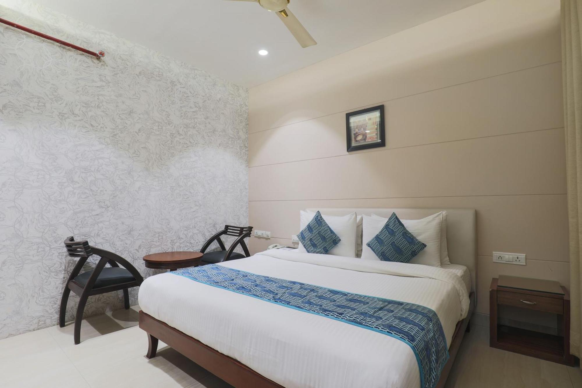 Cosy Grand, Chanakyapuri By The Cosy Hotels New Delhi Extérieur photo