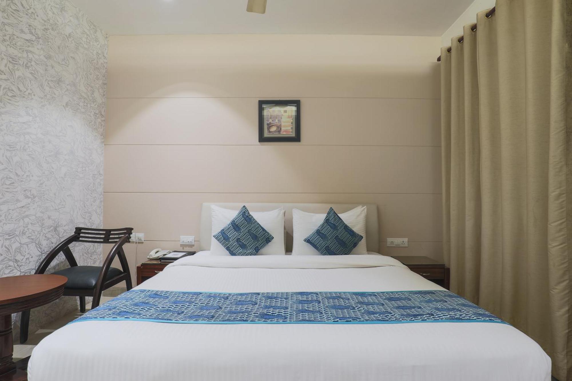 Cosy Grand, Chanakyapuri By The Cosy Hotels New Delhi Extérieur photo