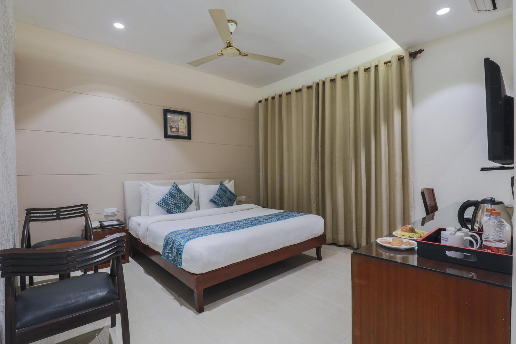 Cosy Grand, Chanakyapuri By The Cosy Hotels New Delhi Extérieur photo