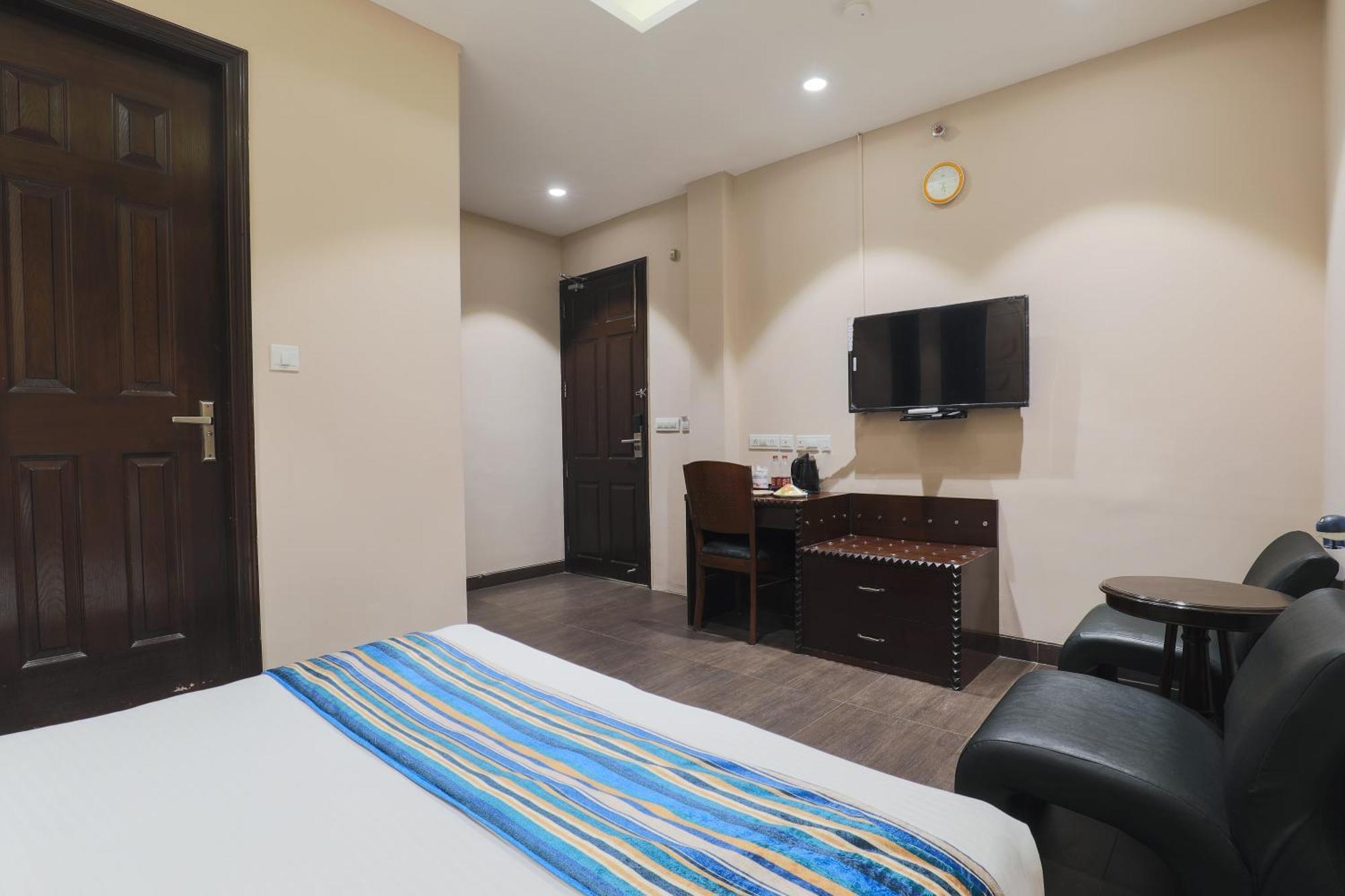 Cosy Grand, Chanakyapuri By The Cosy Hotels New Delhi Extérieur photo