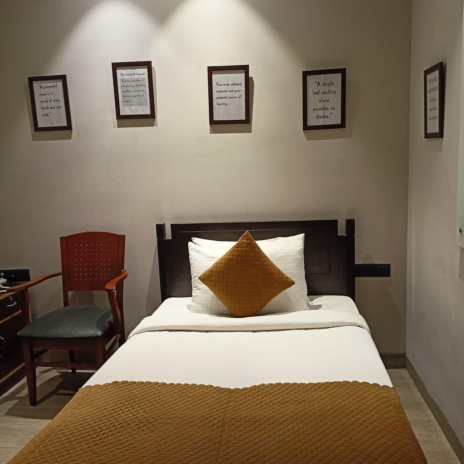 Cosy Grand, Chanakyapuri By The Cosy Hotels New Delhi Extérieur photo