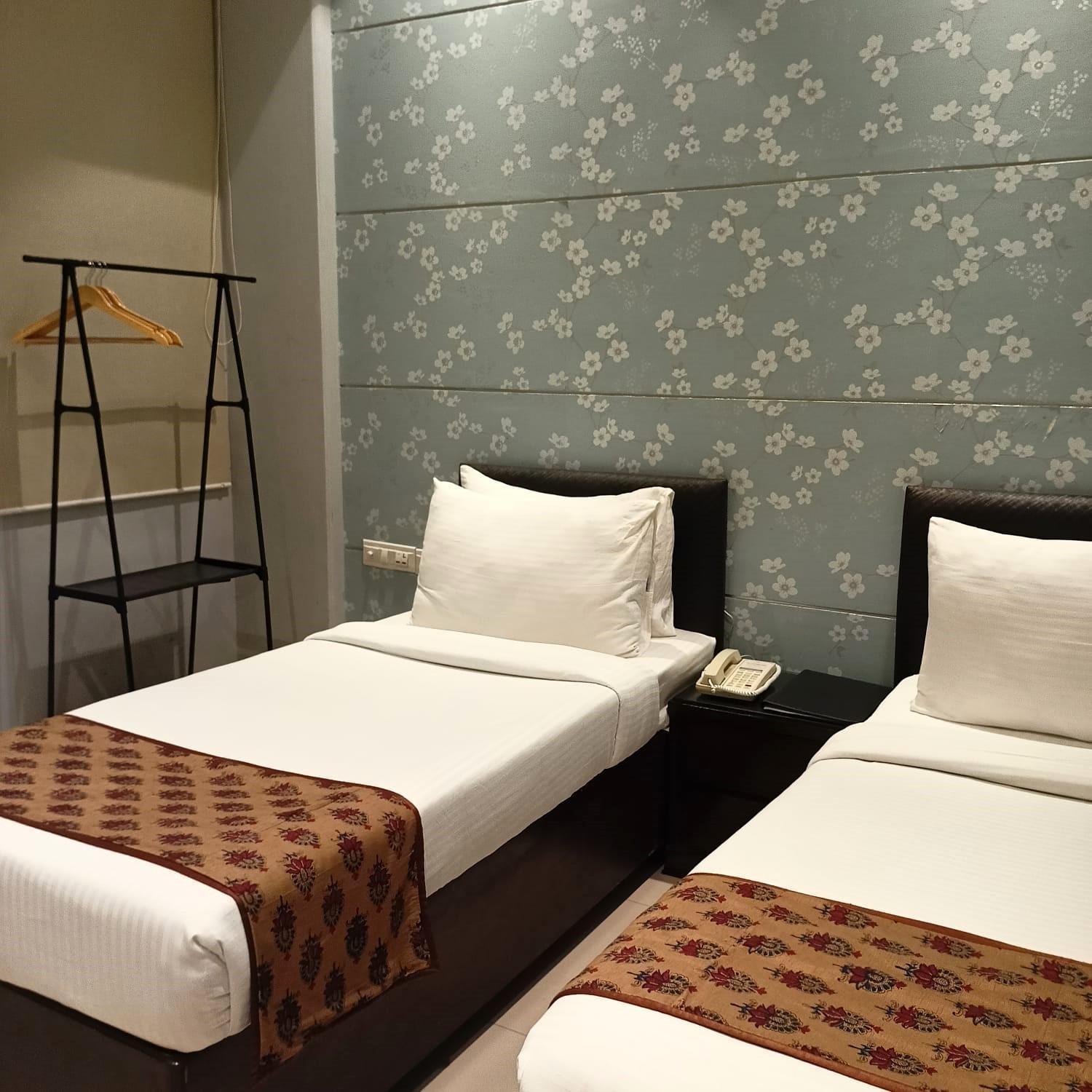 Cosy Grand, Chanakyapuri By The Cosy Hotels New Delhi Extérieur photo